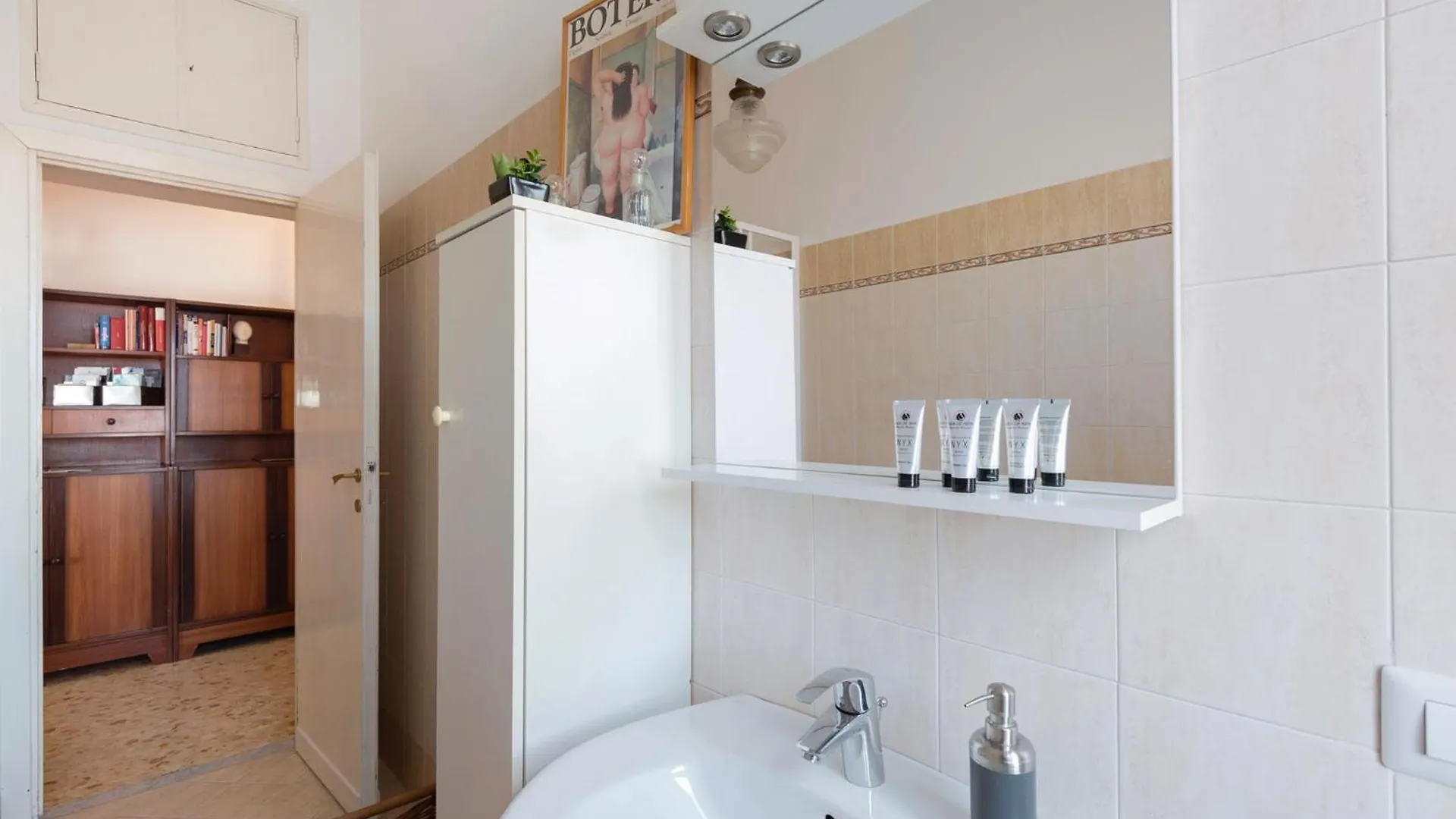 Apartment Casa Adele Lovely Mid-Century Apartment, Rome